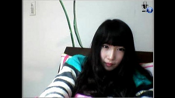 คลิปหลุดนักเรียนมอปลายสาวเกาหลีหน้าตาเป็ดมากครับเห็นแล้วควยตั้งเลยทีเดียวน่าเย็ดขนาดนี้มาโชว์นมโชว์ช่วยตัวเองหียังชมพู