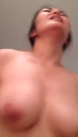 หลุด สาวไทย 18+ หัวนมชมพูโคตรน่าดูด ขึ้นร่อนให้แฟน ร้องลั่นห้องนอน