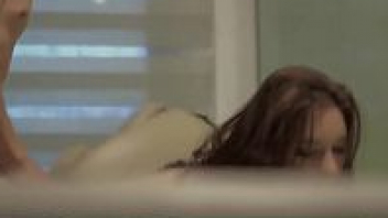 หนังโป๊เรื่องเด็ดPORN แม่เลี้ยงคนใหม่โดนเย็ดทั้งครอบครัว คนผัวกระเด้าเอายกใหญ่ยามค่ำคืน ตื่นมาถูกควยลูกชายซอยหีจนร้องเสียวไปอีกดอกนะคะ