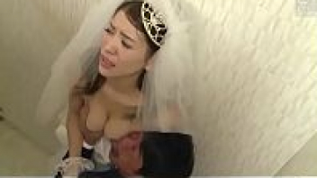 โป๊HDนอกใจครั้งสุดท้าย สาวญี่ปุ่นหน้าสวยเย็ดชู้รักชายแก่ก่อนแต่ง อดีตป๋าแจกเงินต้องยอมแกครั้งสุดท้าย เย็ดคาชุดเจ้าสาวก่อนเข้าพิธี