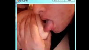 คลิปโป๊คู่เทพในอดีต Camfrog IGeel เย็ดสดโชว์กับผัวหนุ่มสายเบิร์น รัวลิ้นละเลงหัวนมจนเงี่ยนปั๊ด จัดต่อเย็ดสดล่อหีเมียหน้ากล้องไปเลย