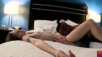 ดูPORNออนไลน์ สาวใจเด็ดถูกควยเย็ดลึกๆซอยเข้าออกแบบรัวเกินพิกัด งานนี้มีลางได้เห็นเสียงครางเงี่ยนควยพร้อมกับจิกหมอน ผ้าปูที่นอนเป็นรอยเพราะเสียวหี