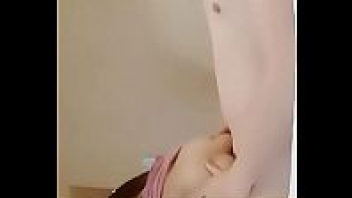 xxxโป๊จีนเรื่องเด็ด เด็กขี้อ่อยถูกจับเสยหีเย็ดจนตัวลอย หอยขมิบปริบปริบ น้ำเสียวเดินจนเยิ้มอาบควย แทงหีเด็ดน่าดูเลยล่ะ